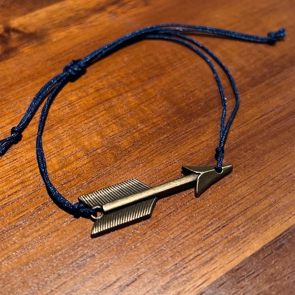 Minimalistic Arrow Rope Bracelet - Picture 1 of 3